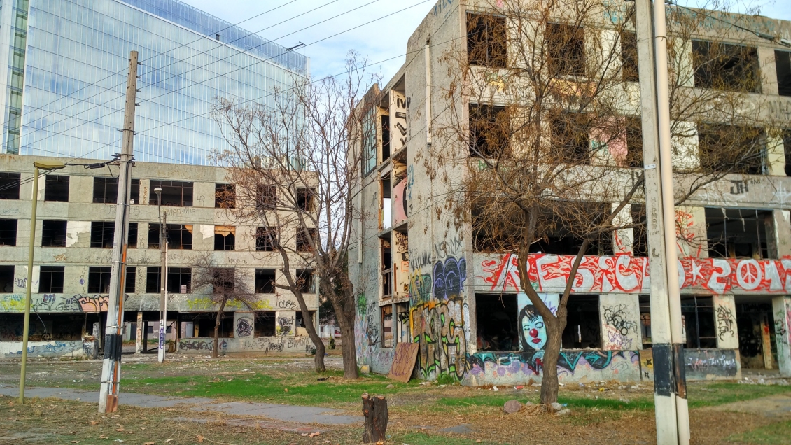 Informe cuestiona orden de demolición del último edificio de la Villa San Luis