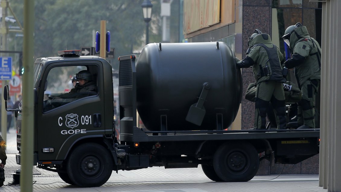 Fiscalía investiga recorrido del hombre que entregó los paquetes bomba a Correos