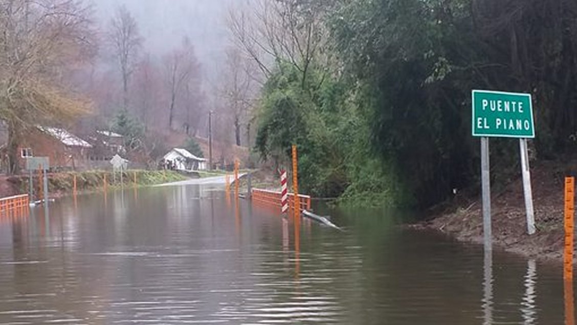 Cerca de ocho mil personas están aisladas por desborde de río en La Araucanía