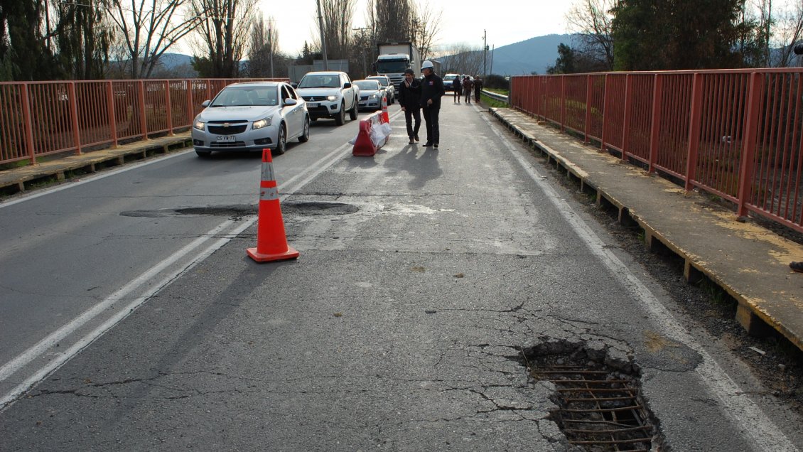 Cierran puente en Las Cabras por daños estructurales