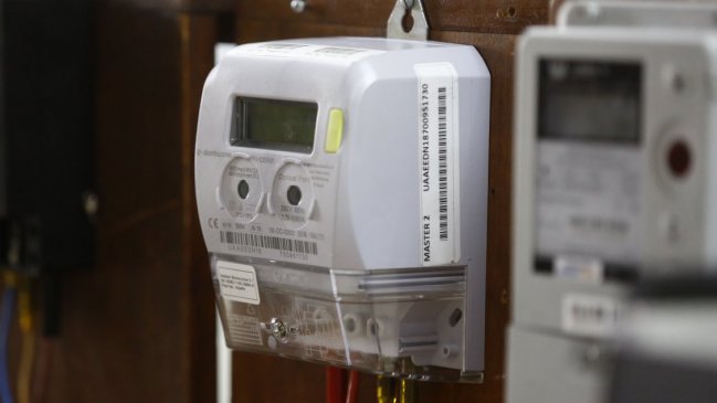Medidores inteligentes: Empresas devolverán 1.000 pesos promedio por cliente