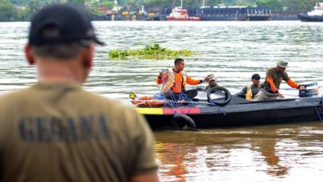 Cuatro muertos y 31 desaparecidos tras naufragio de un pesquero en Indonesia