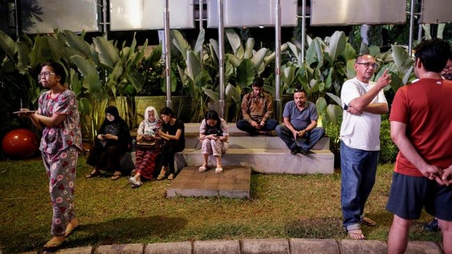 Terremoto sacudió islas Java y Sumatra en Indonesia