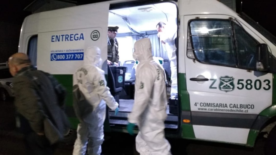 Joven detenido por tener explosivos pasó la noche esposado a una camilla y sin comer