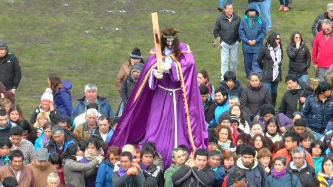 Fiesta del Nazareno enfrenta a comunidades de Caguach y obispo de Ancud por dinero