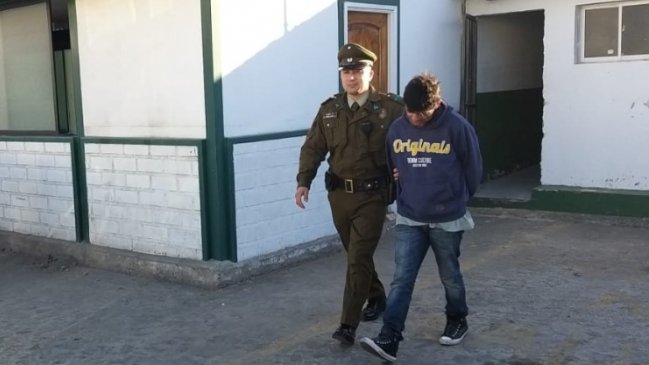 Hombre es detenido tras entrar a robar y consumir alimentos en jardín infantil de San Antonio