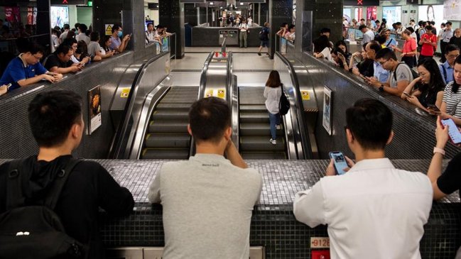 Huelga paralizó vuelos y metro en Hong Kong