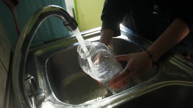 Asociación de Consumidores de Osorno: El agua aún aparece con mucho sedimento