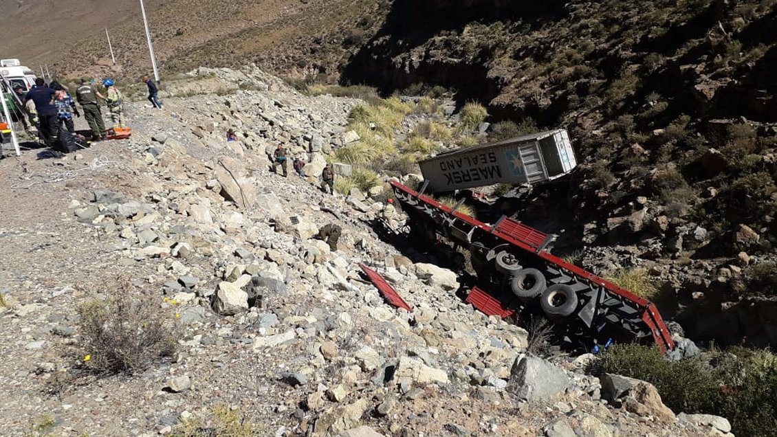 Hallan camión con droga y sus ocupantes fallecidos en ruta que une Huara con Colchane