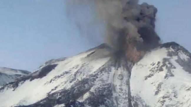 Sernageomin confirma aumento de tamaño y actividad explosiva en el Volcán Chillán