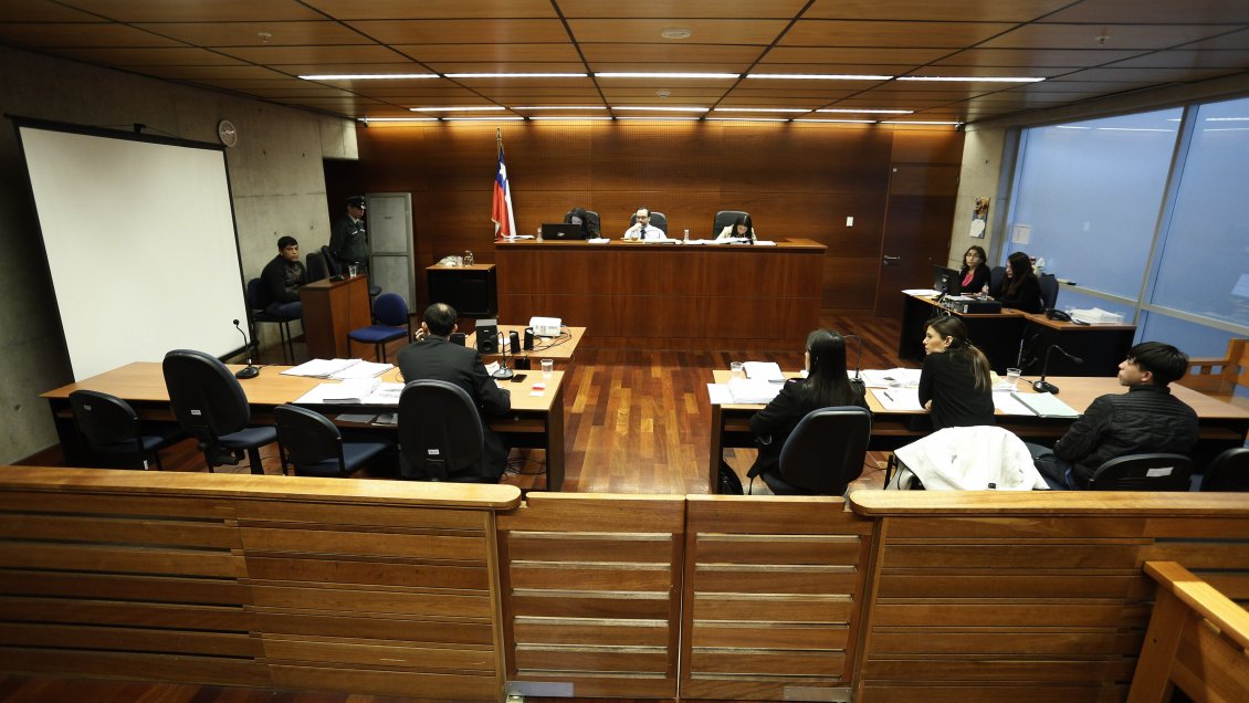 Condenan a siete años de cárcel a sujeto que robó un celular y golpeó a su víctima