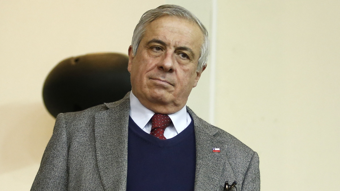 Mañalich denunció ante la FNE eventual colusión de proveedores de insumos médicos