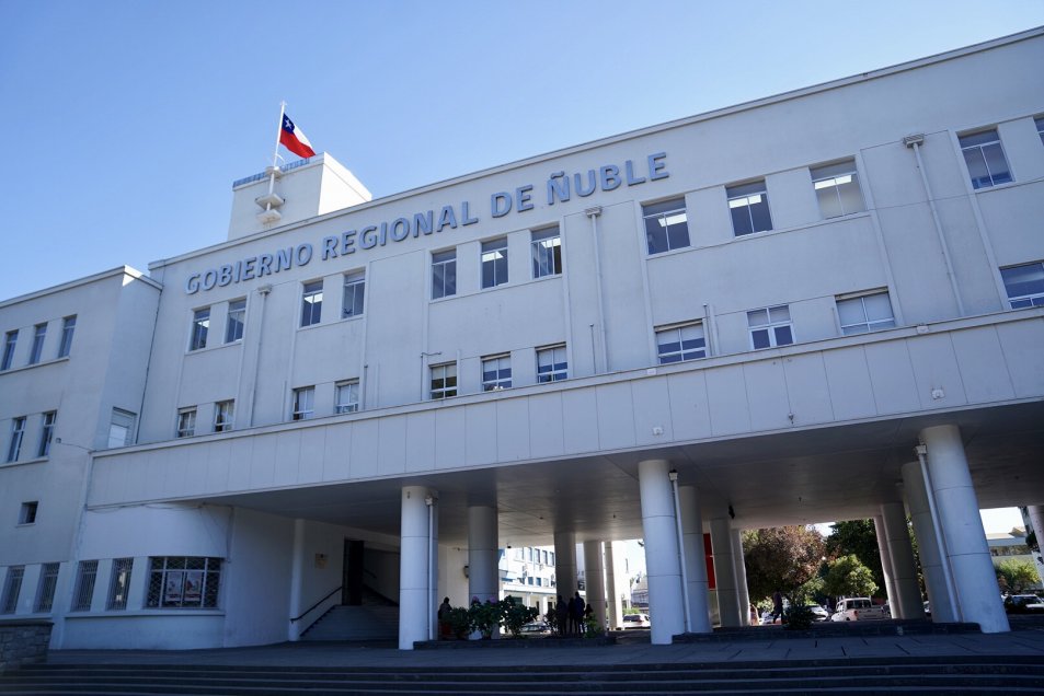 Diálogo en la Universidad de Chile: La agricultura y el turismo son el motor de Ñuble