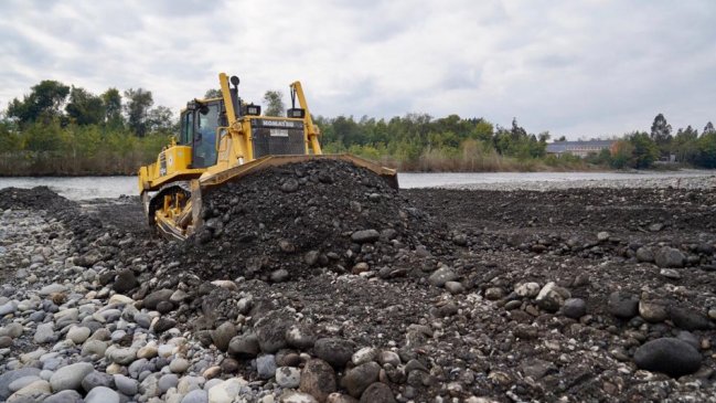 Limpiarán casi 10 kilómetros en cauces de ríos y esteros en Ñuble para evitar desbordes