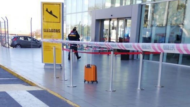 Maleta abandonada activa operativo del GOPE en Aeropuerto de Antofagasta