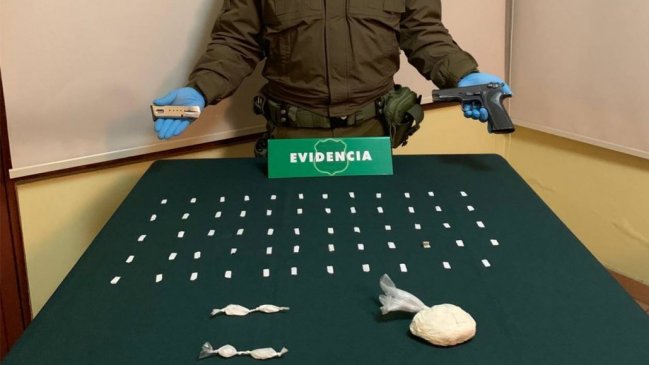 Detienen a mujer por tráfico y porte ilegal de arma en Chillán