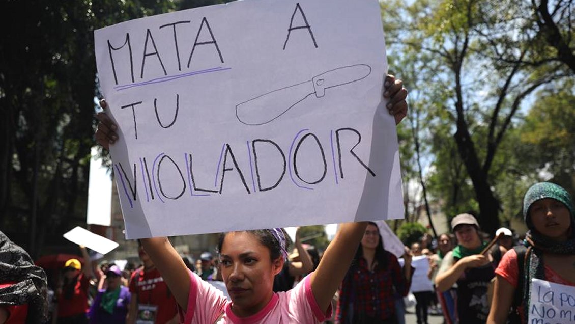 Investigan violación grupal de cuatro policías a una menor de edad en México