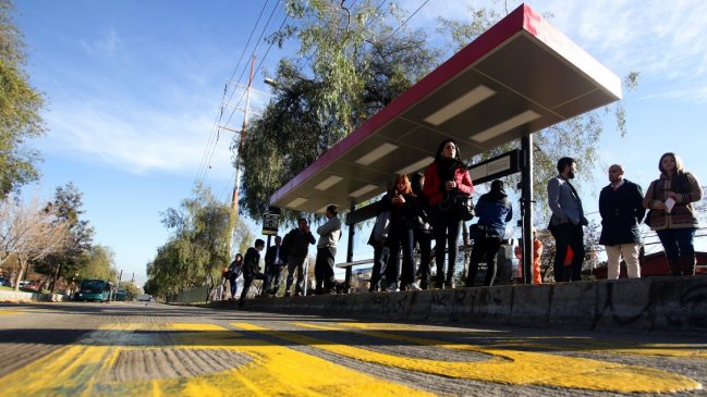 Paraderos tendrán pantallas con tiempo de llegada de los buses
