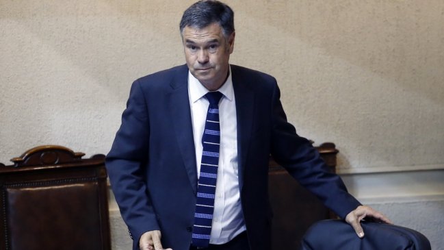 Ossandón apoyó críticas de Codina por tibia reacción a masacre en Puente Alto