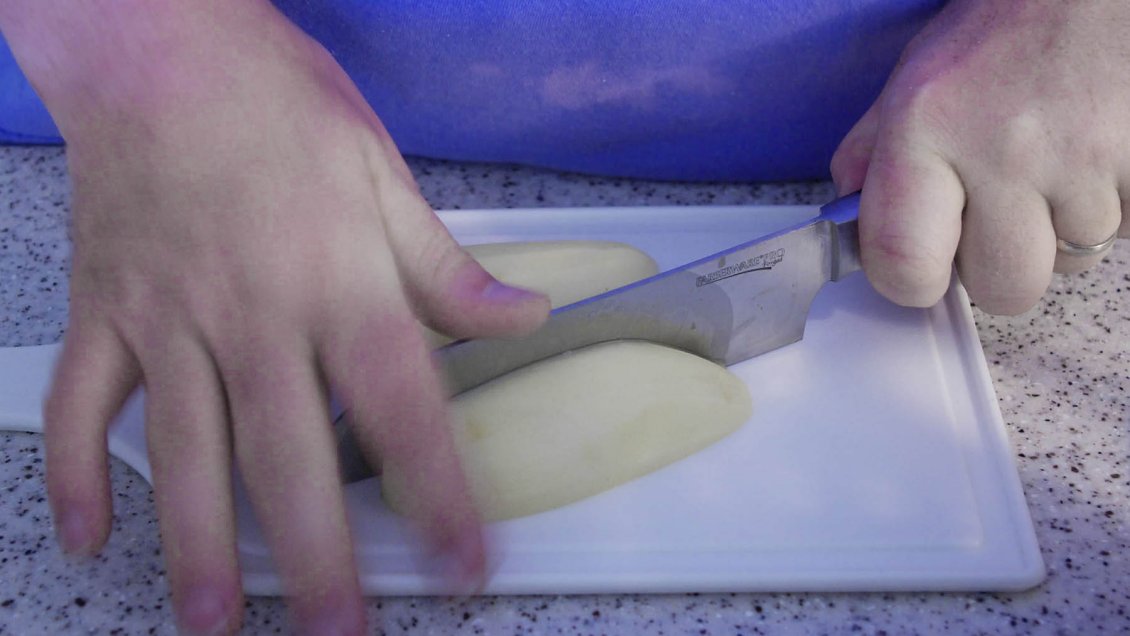 Mujer cortó los testículos a su ex yerno y los lanzó por la ventana