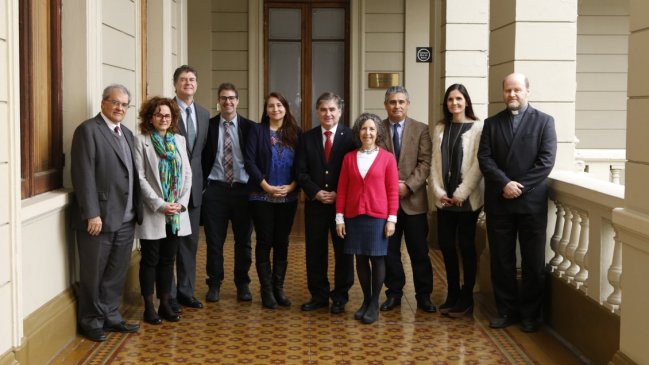 Fundación Para la Confianza y PUC inauguraron centro de estudio contra el abuso