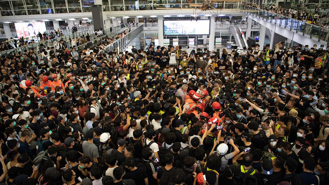 Hong Kong prevé posible recesión económica 