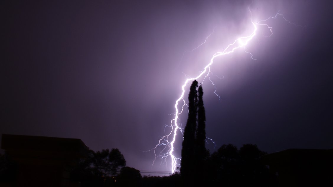 Un rayo mató a cinco personas en Cuba