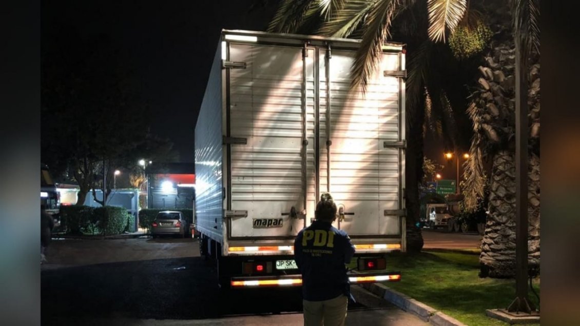 La Serena: Al menos una docena de sujetos participó en robo a camión de mudanza