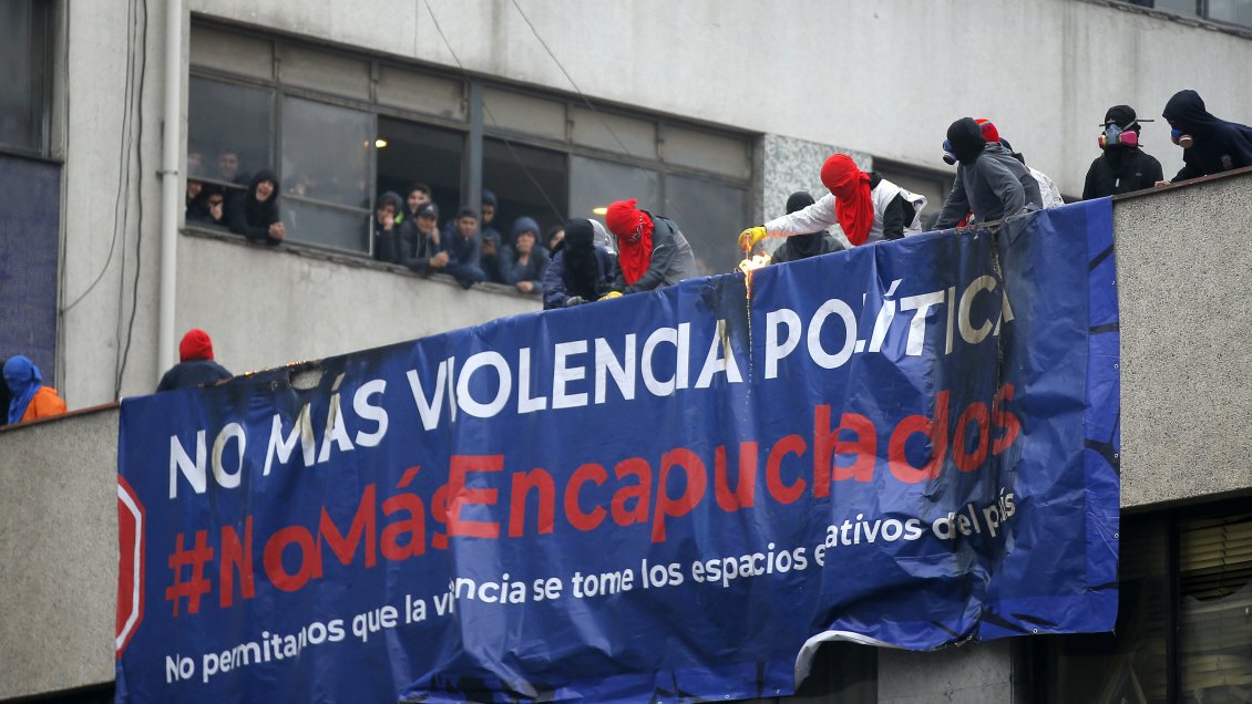 Instituto Nacional: Apoderados piden un fiscal exclusivo para combatir a los encapuchados