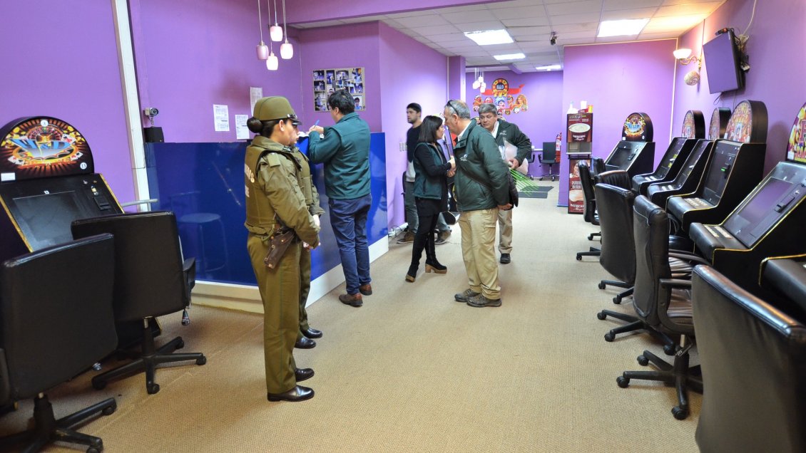 Operarios de locales tragamonedas presentaron querellas contra alcalde de Temuco