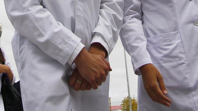 Médicos generales de zona iniciaron paro indefinido con 