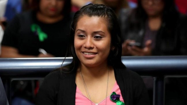 Absuelven a la joven que dio a luz a un bebé muerto y fue acusada de abortar en El Salvador