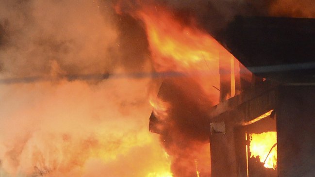 Adulto mayor postrado murió al incendiarse su casa de madera