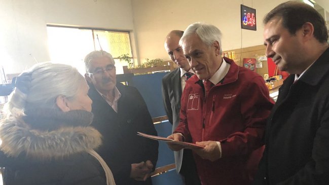 Viñateros del Itata entregaron carta a Piñera en la Estación de Chillán