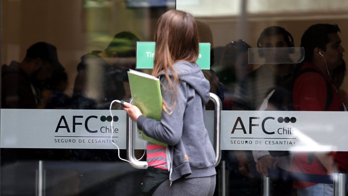 Casen: Uno de cada ocho jóvenes no estudia ni trabaja