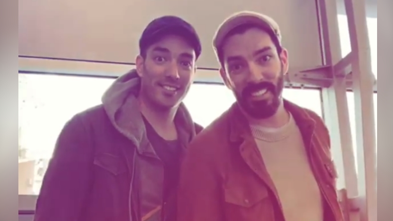 Gemelos más famosos del cable ofrecen entradas para su show en Chile