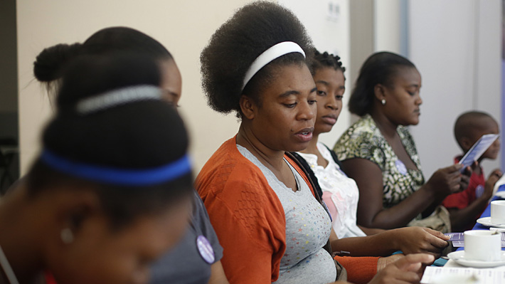 Valdivia: Conversatorio busca prevenir accidentes vasculares entre mujeres inmigrantes