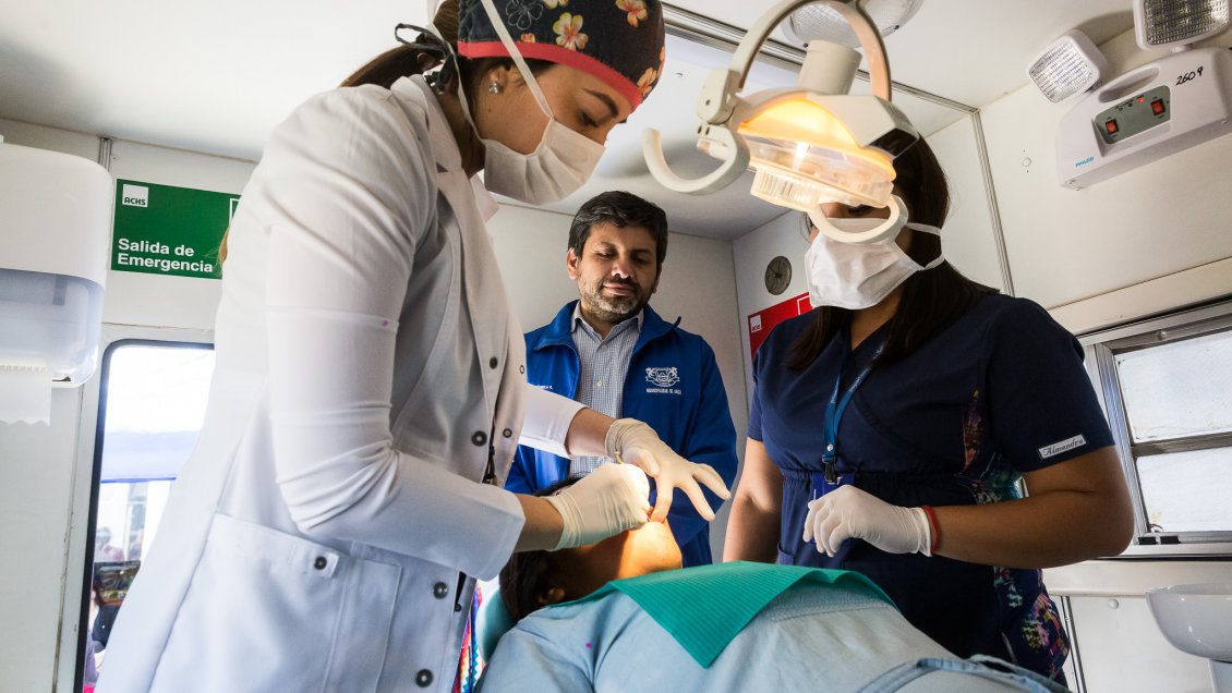 Contraloría acoge solicitud para que médicos extranjeros sin Eunacom trabajen en Arica