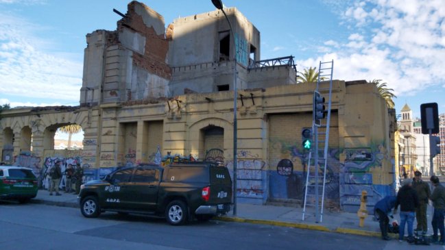 Valparaíso: Bomberos descubre túnel dirigido a sucursal bancaria