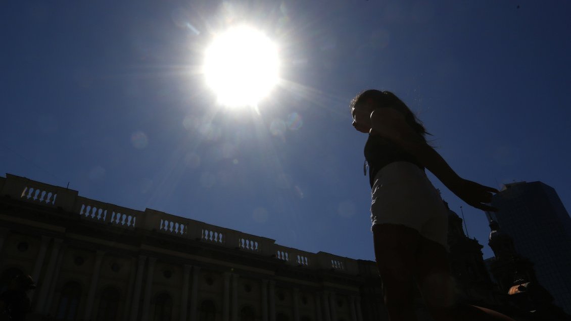 Ola de calor afectará a siete regiones de Chile: Las máximas llegarán hasta 36°C