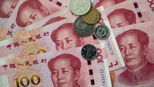 El yuan se desplomó a su nivel más bajo desde 2008