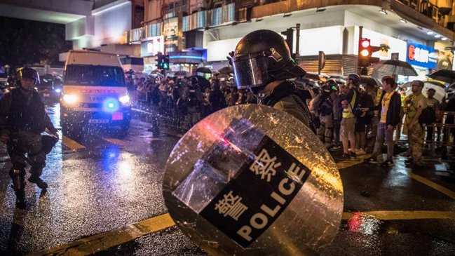 Policía de Hong Kong disparó al aire por primera vez desde inicio de protestas