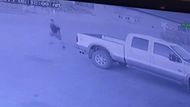 Nadie se salva: Le robaron el auto a ladrón cuando asaltaba una tienda