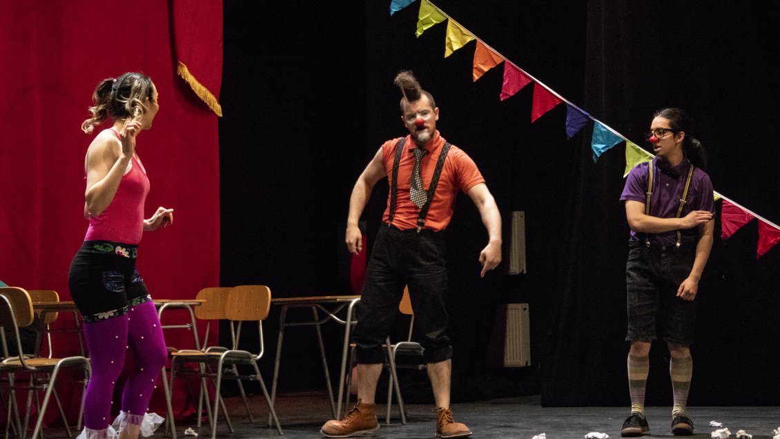 Con función teatral y de circo culminaron festejos del 