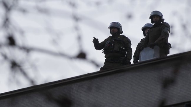 Apoderados del Instituto Nacional presentaron recurso de protección contra FFEE