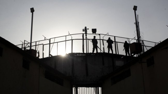 Dos mujeres fueron formalizadas por apuñalar a otra afuera de la cárcel de Quillota
