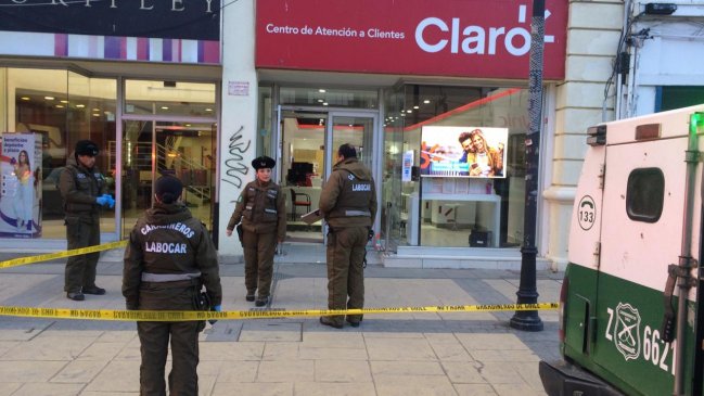 Dos sucursales de Claro fueron blanco de la delincuencia en Punta Arenas