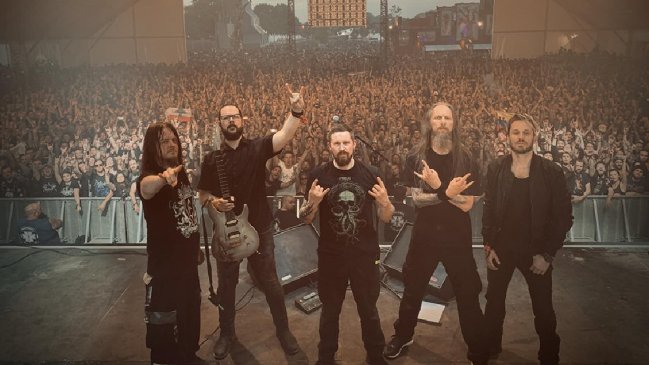 Concierto de Emperor crece y se traslada al Caupolicán