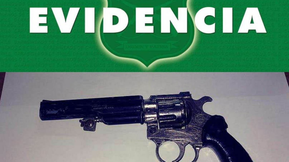 Carabineros detuvo a estudiante que portaba un arma y la ingresó a su colegio