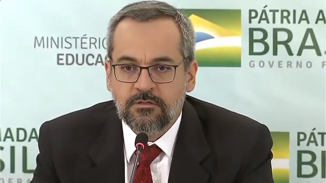 Paradójico: Ministro de Educación de Brasil envió un comunicado con faltas de ortografía